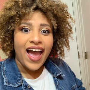 Meet your Posher, Juliana